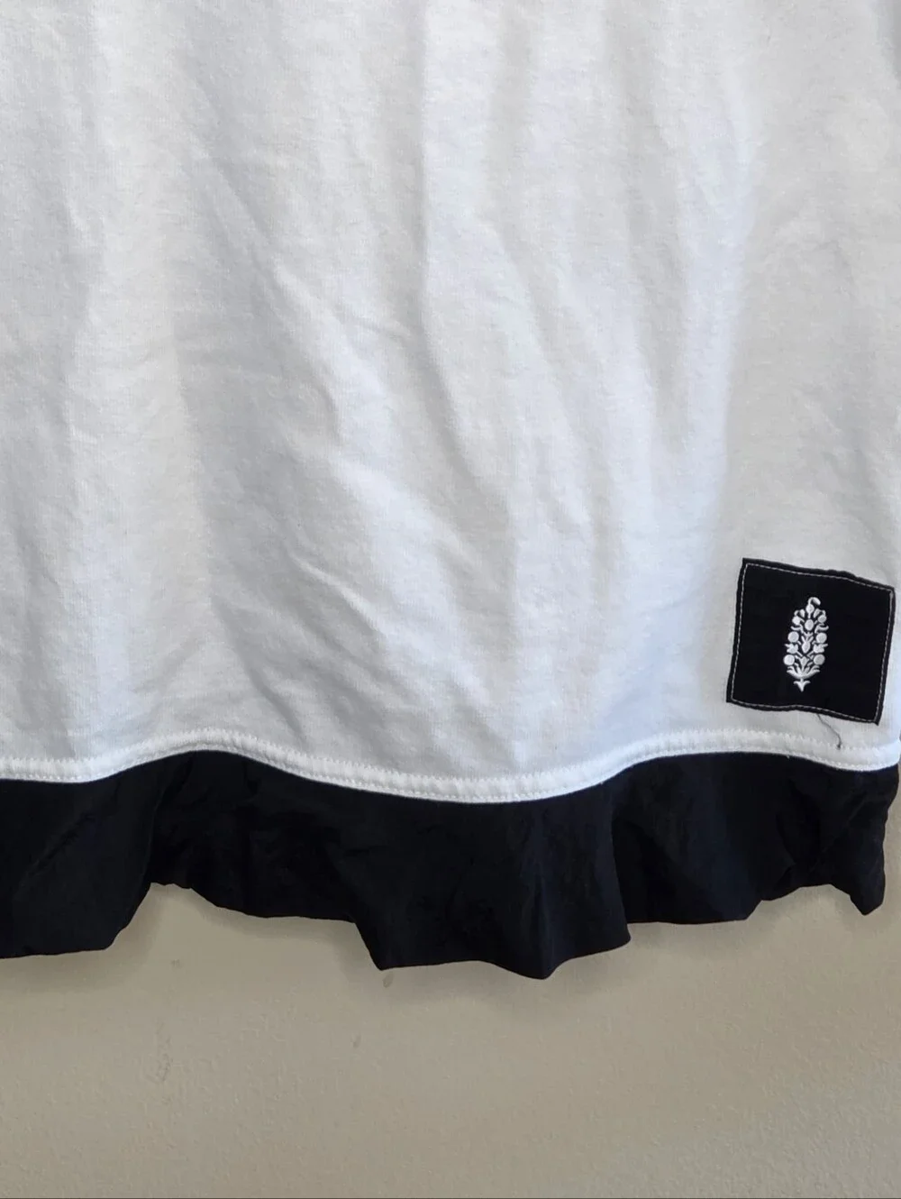 Free People Movement Baseline Black & White V-neck Oversized Tee Size XS Preppy